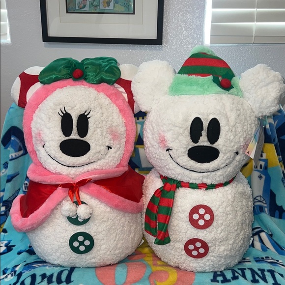 NWT Disney Magic Holiday Mickey and Minnie Mouse Snowman Plush - Picture 1 of 6